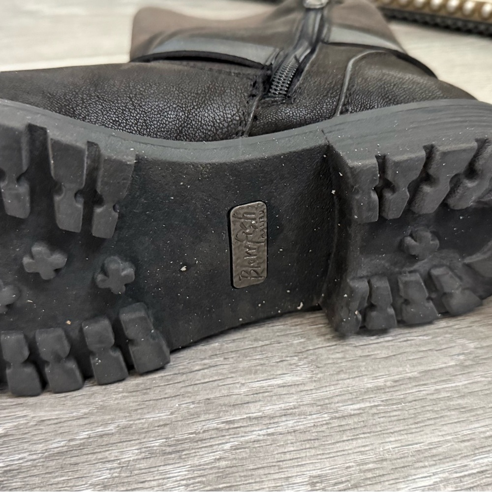 Stylish Black Winter Boots with Buckle Accents - Picture 10 of 14